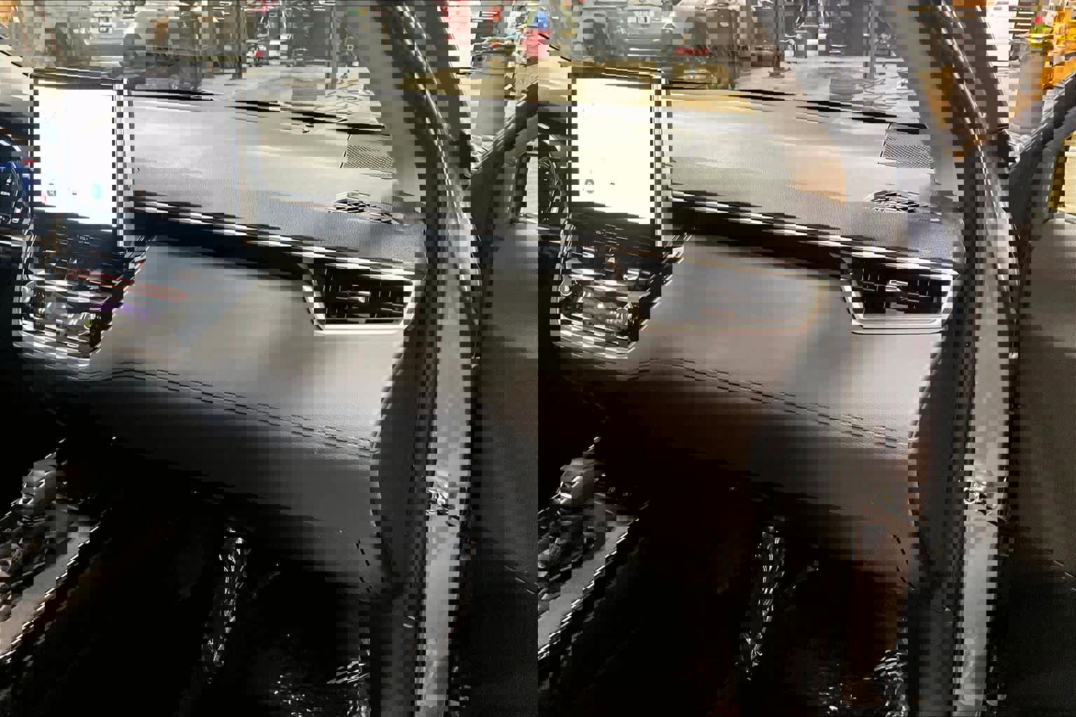 Used 2026 Toyota Corolla Cross XLE w/ Convenience Package image 19