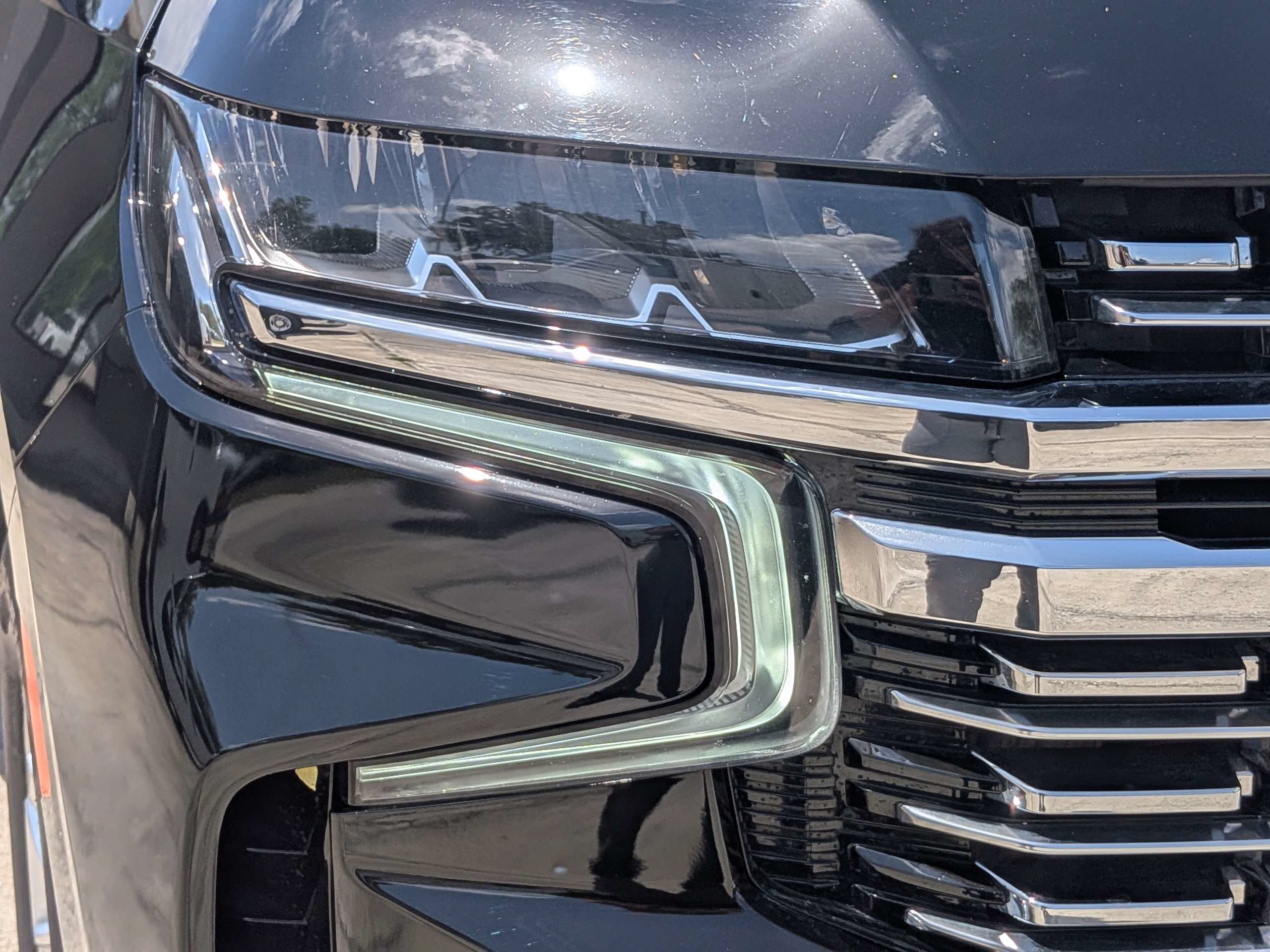 Used 2024 Chevrolet Tahoe Premier AWD/4WD image 12