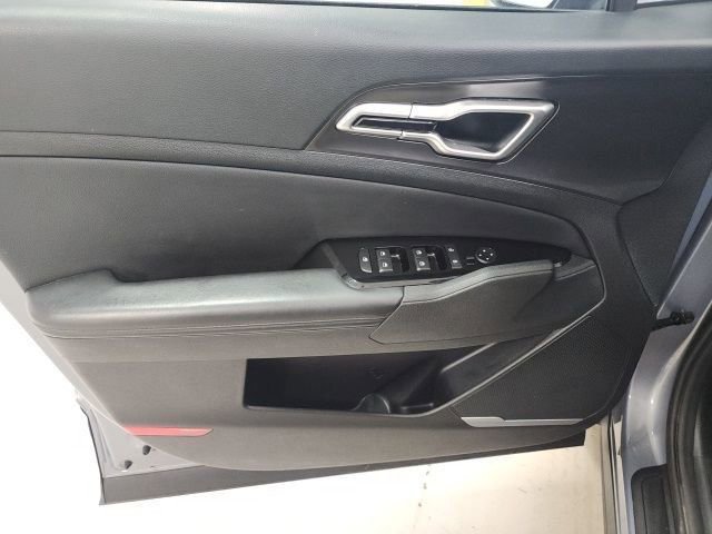 Used 2023 Kia Sportage EX image 23