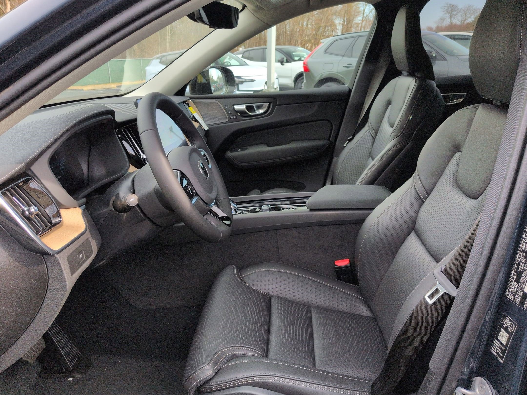 New 2026 Volvo XC60 B5 Ultra w/ Protection Package Premier image 7