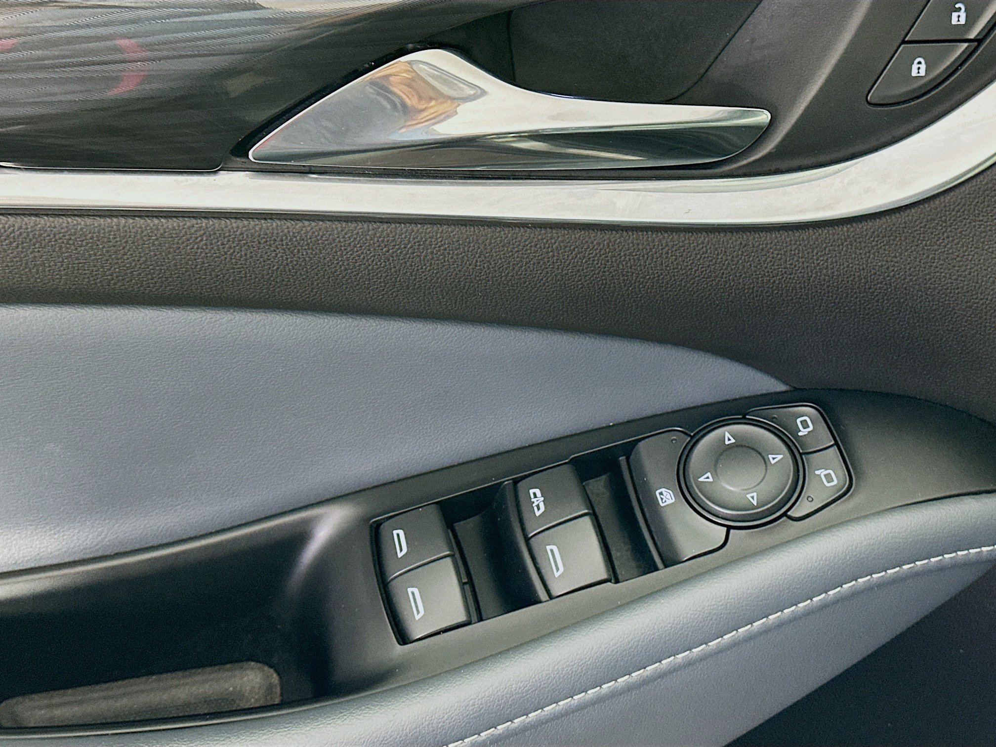 Used 2023 Buick Enclave Essence w/ Experience Buick Package image 15