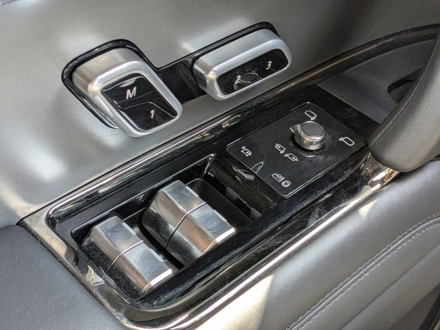 Used 2025 Land Rover Range Rover Sport SE image 25