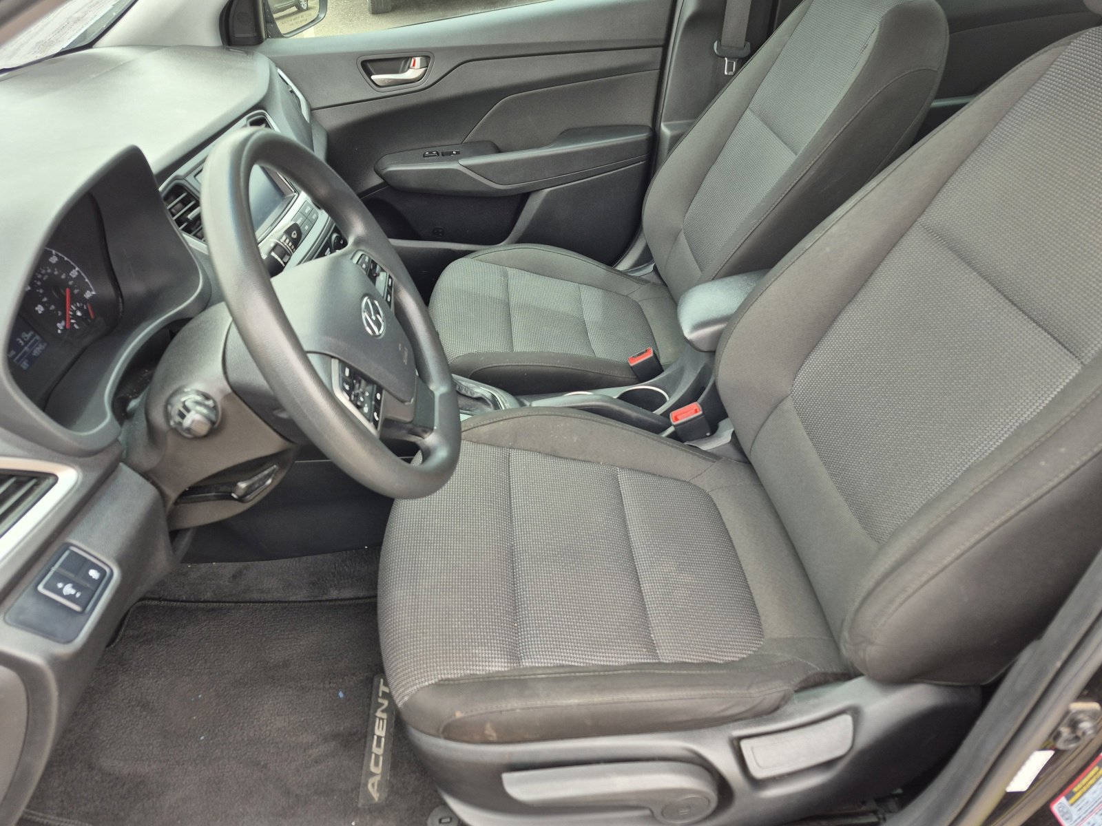 Used 2022 Hyundai Accent SEL w/ Cargo Package FWD image 15
