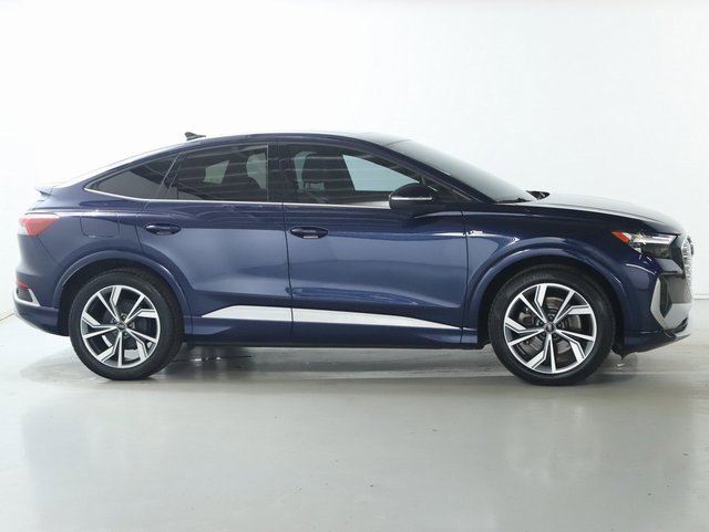 Used 2024 Audi Q4 e-tron Premium w/ Convenience Package image 11