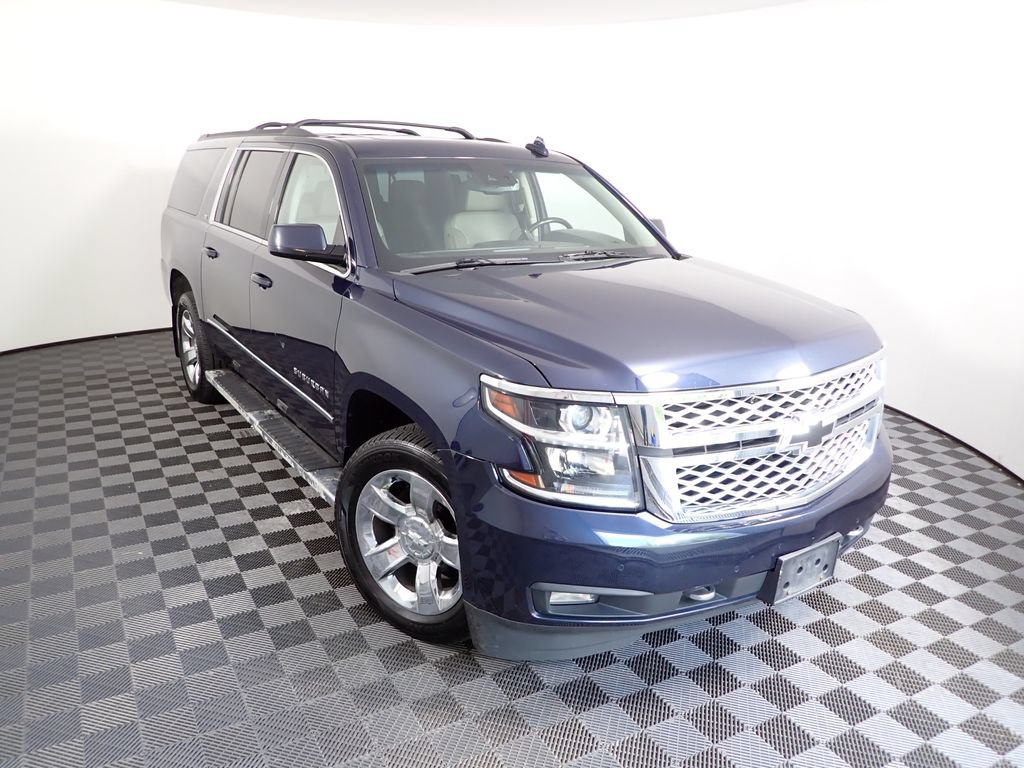 Used 2018 Chevrolet Suburban LT w/ LT Signature Package AWD/4WD image 8