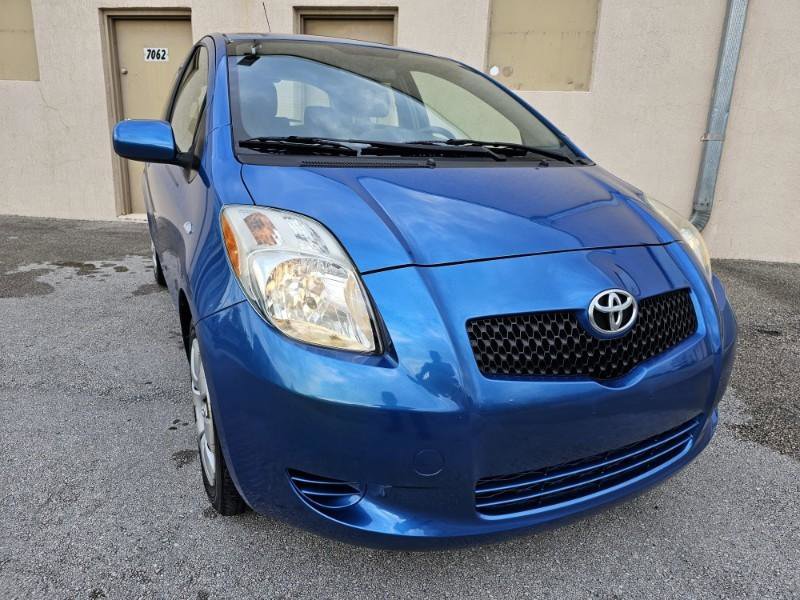 Used 2007 Toyota Yaris 2-Door Hatchback FWD image 4