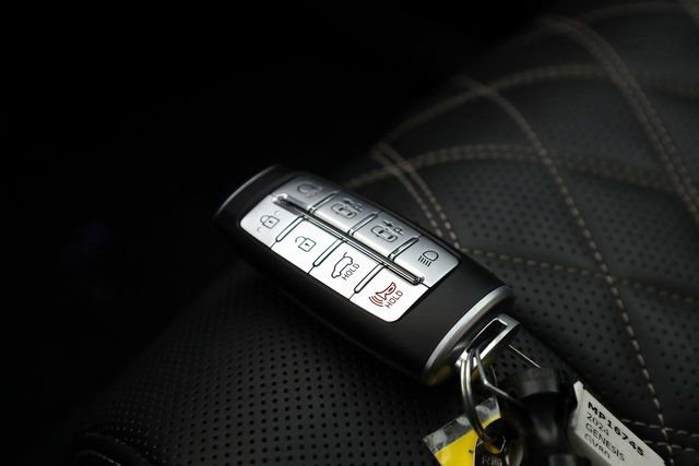 Used 2024 Genesis GV80 3.5T w/ Prestige Package image 32