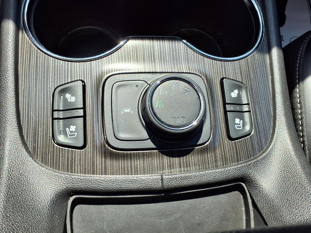 Used 2022 GMC Acadia SLT w/ Preferred Package AWD/4WD image 16