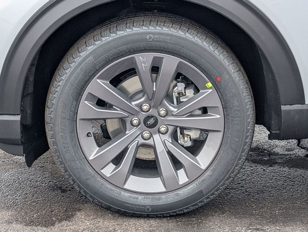 New 2026 Ford Explorer Active w/ Active Comfort Package image 16