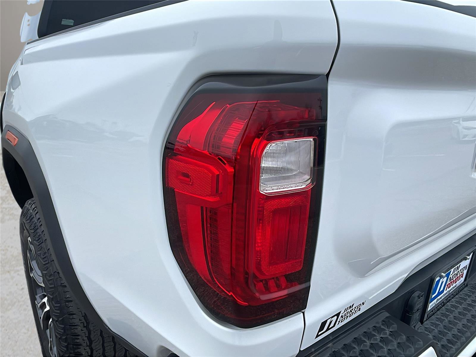 Used 2023 GMC Canyon AT4 w/ AT4 Premium Package image 11