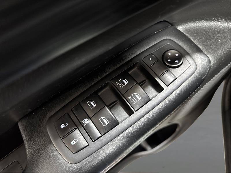 Used 2020 Jeep Grand Cherokee Altitude AWD/4WD image 31
