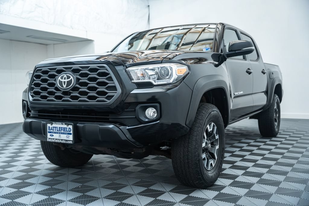 Used 2020 Toyota Tacoma TRD Off-Road w/ Technology Package AWD/4WD image 3