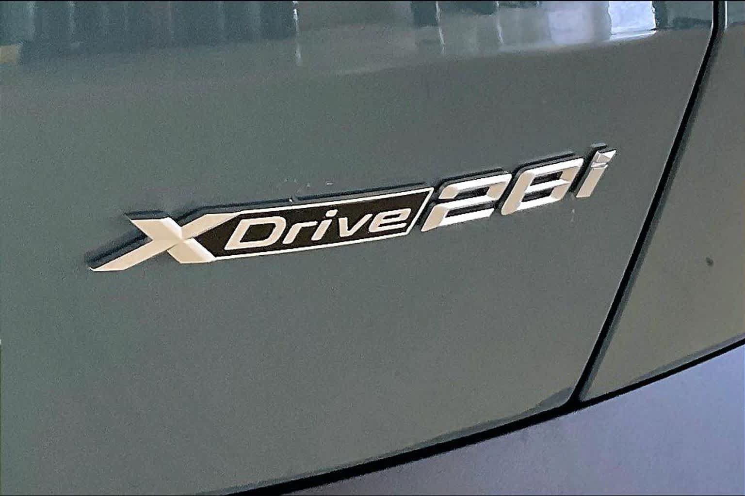 New 2026 BMW X2 xDrive28i w/ Technology Package AWD/4WD image 15