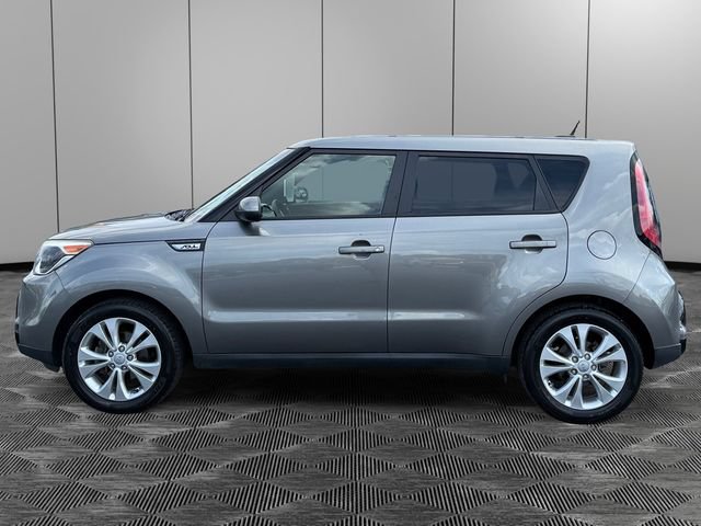 Used 2016 Kia Soul + FWD image 2
