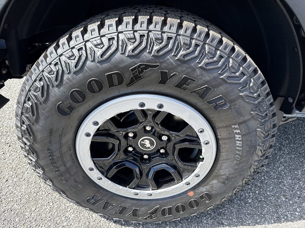 New 2025 Ford Bronco Base image 15