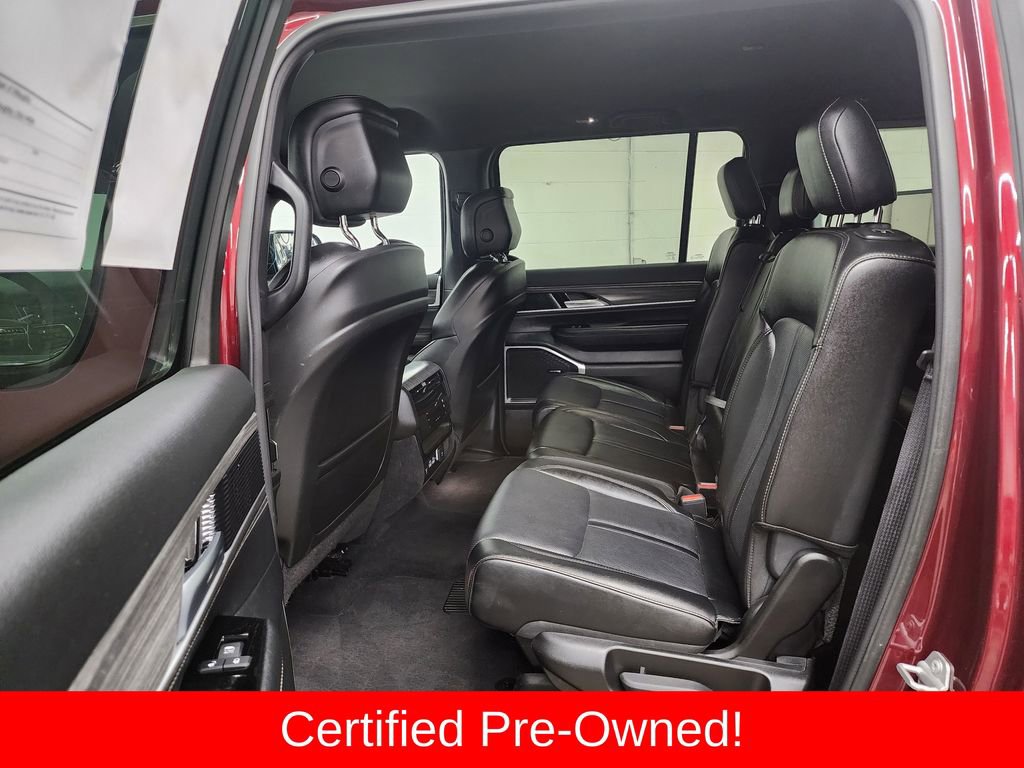 Certified 2024 Jeep Wagoneer L Series III w/ Flexible Seating Group AWD/4WD image 25
