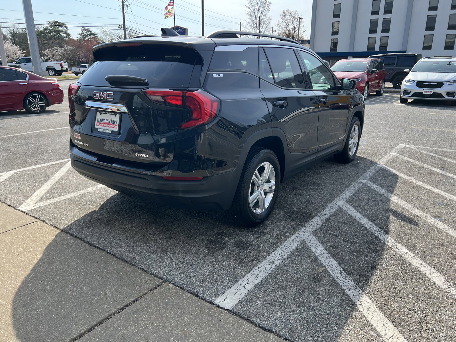 Used 2020 GMC Terrain SLE w/ Driver Convenience Package image 9