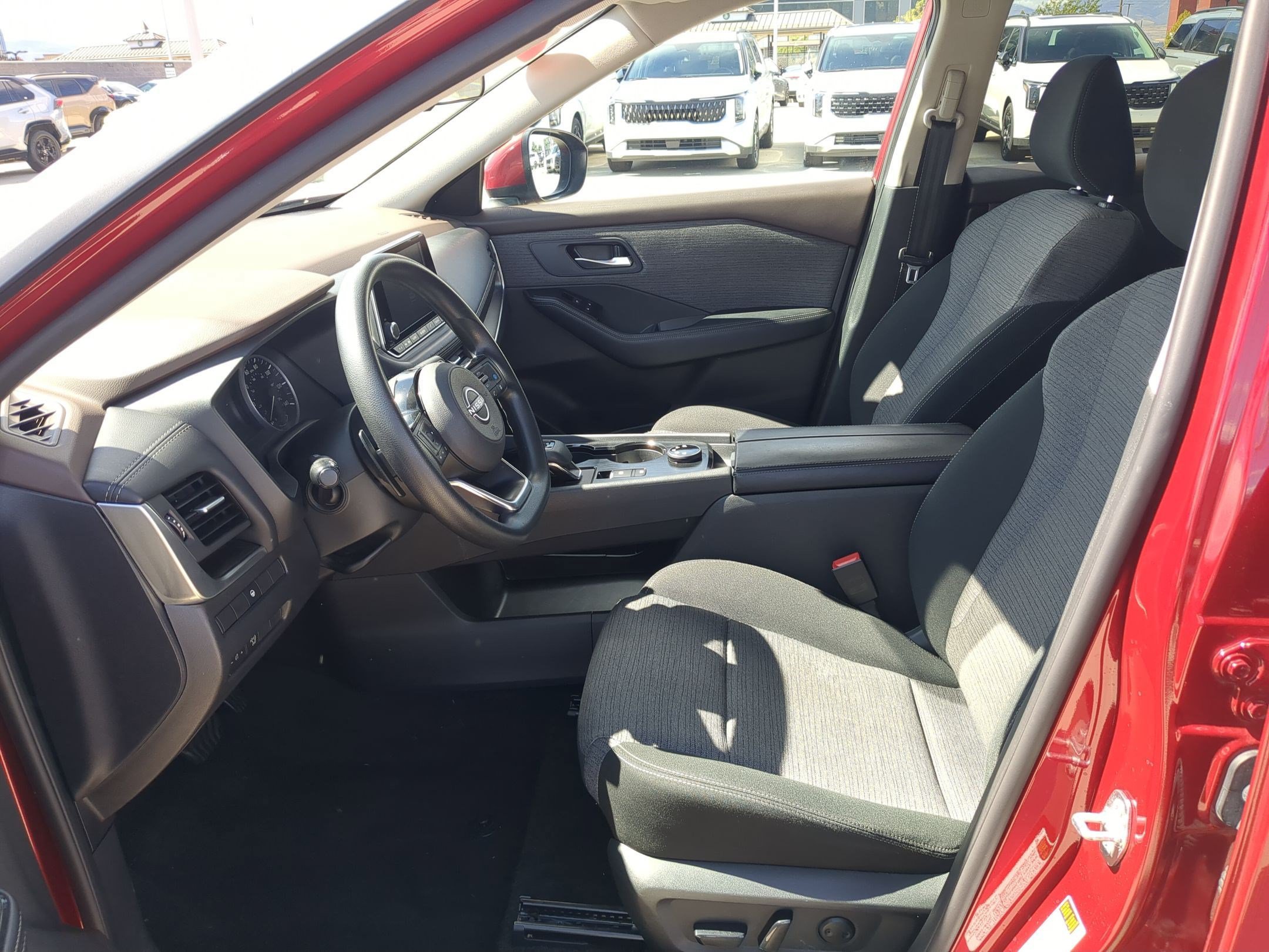 Used 2023 Nissan Rogue SV AWD/4WD image 25