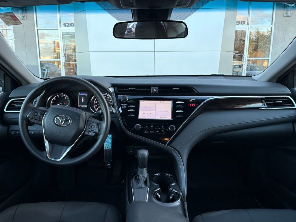 Used 2018 Toyota Camry L image 15