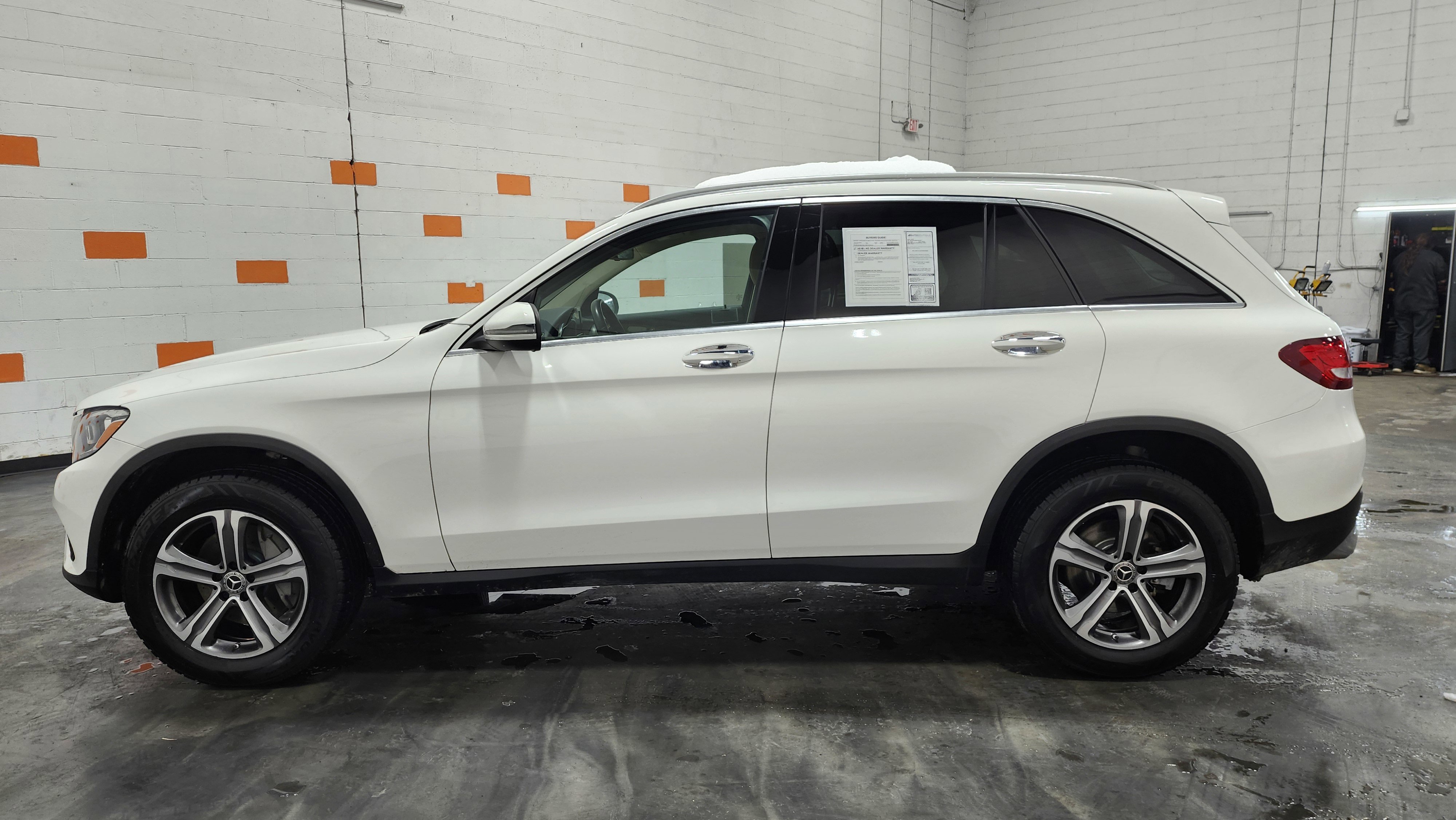 Used 2019 Mercedes-Benz GLC 300 w/ Premium Package image 14