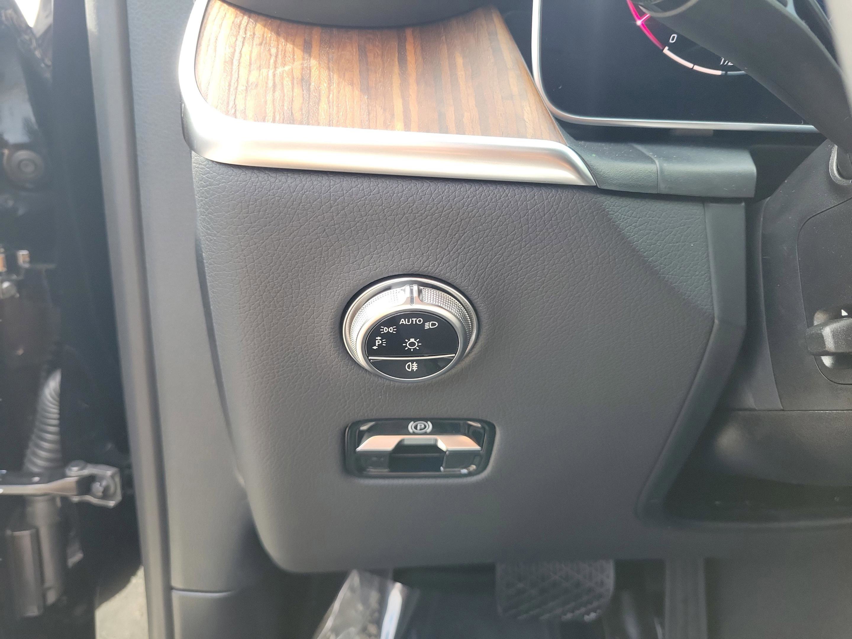 Certified 2026 Mercedes-Benz GLC 300 4MATIC image 32