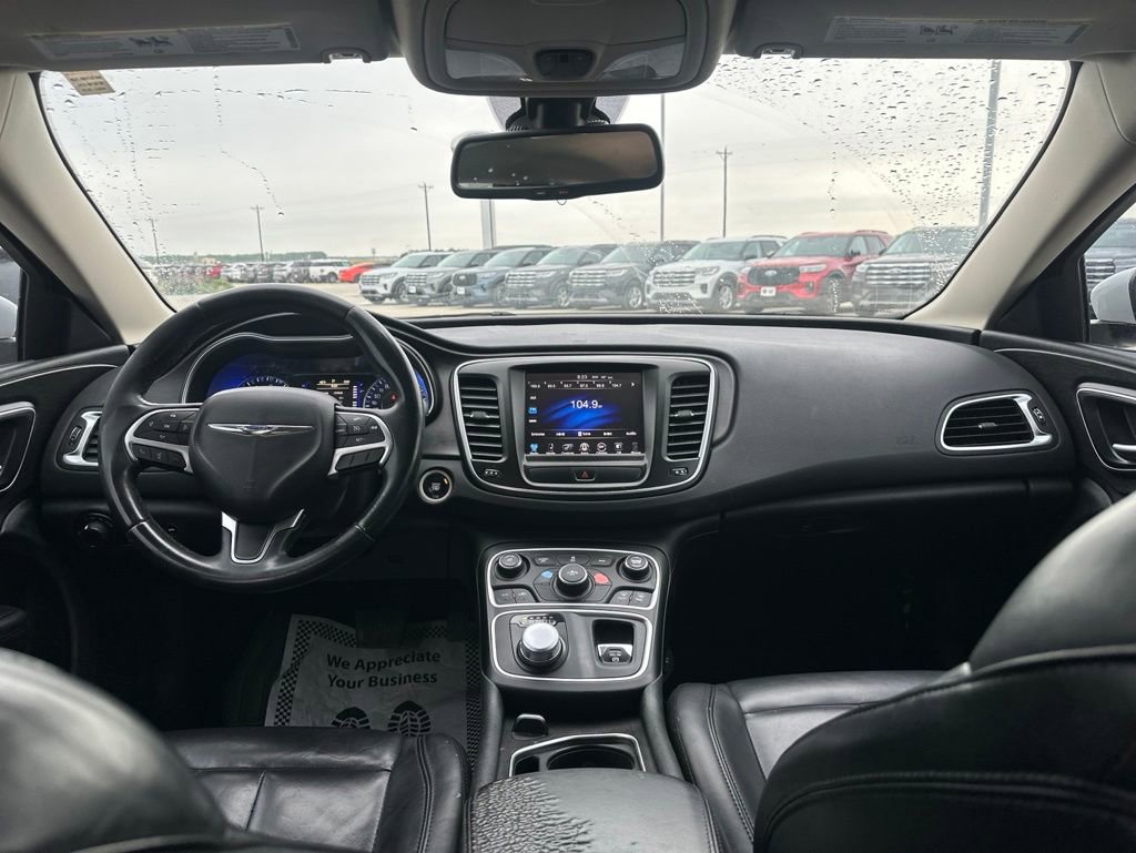 Used 2017 Chrysler 200 Limited Platinum FWD image 22