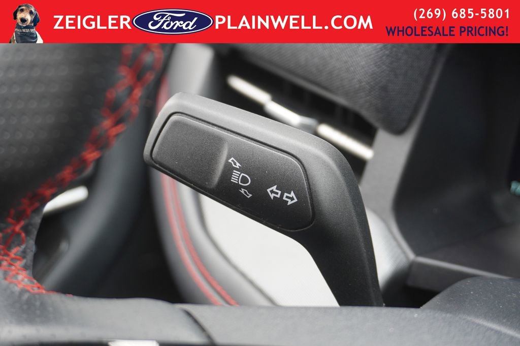Used 2025 Ford Explorer ST-Line w/ ST-Line Street Pack image 28