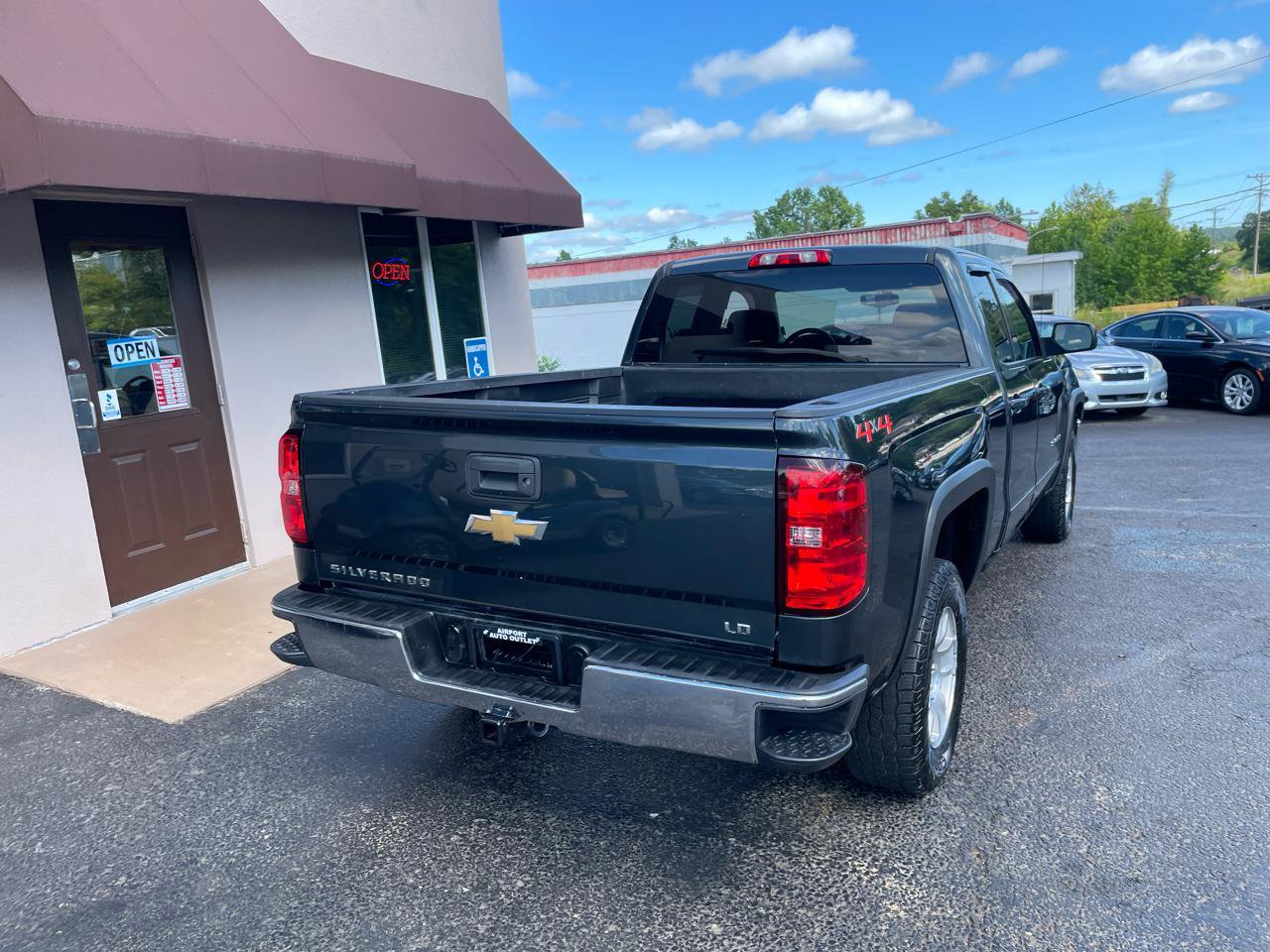 Used 2019 Chevrolet Silverado 1500 LT AWD/4WD image 7