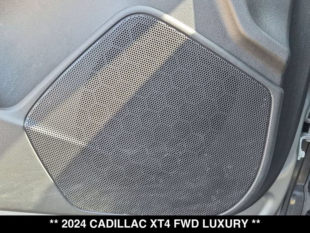 Used 2024 Cadillac XT4 Luxury w/ Cold Weather Package FWD image 24