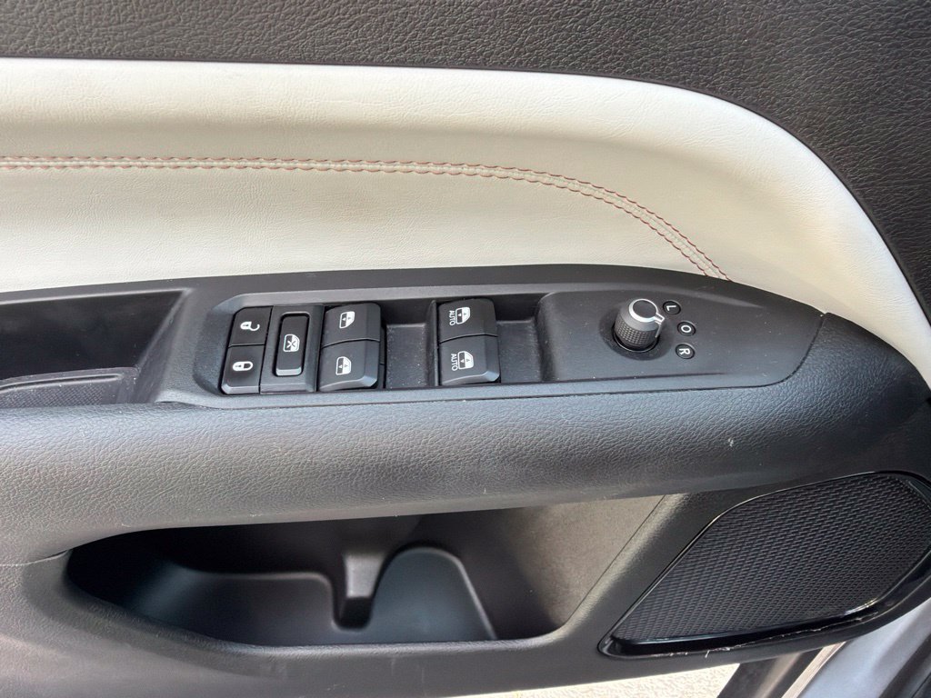 Used 2024 Jeep Compass Limited AWD/4WD image 30