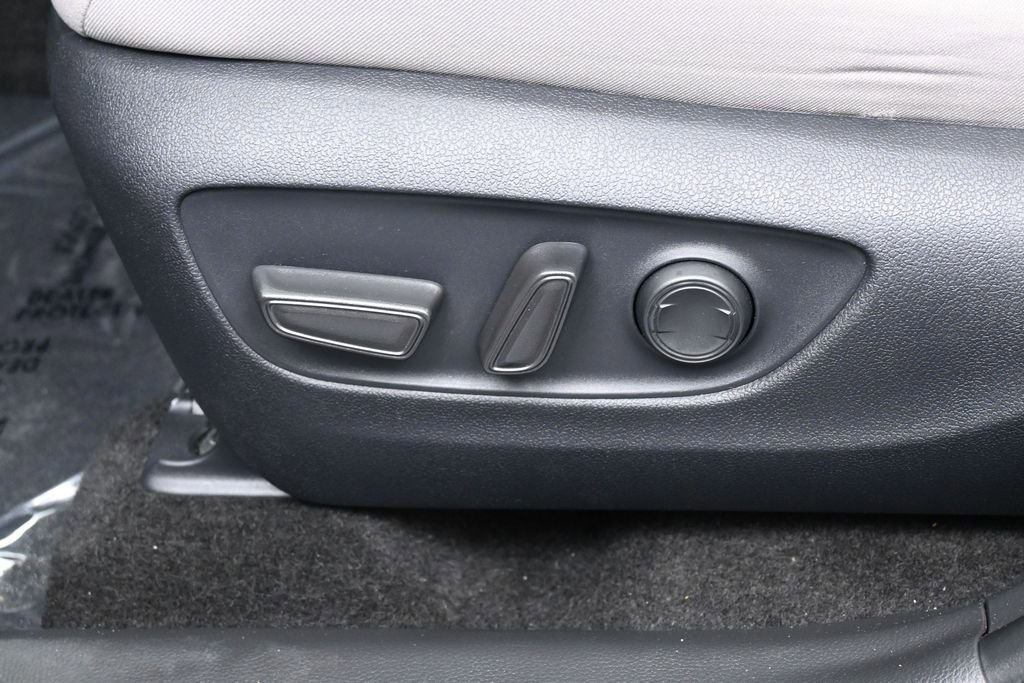 Used 2025 Toyota RAV4 XLE w/ Convenience Package FWD image 12