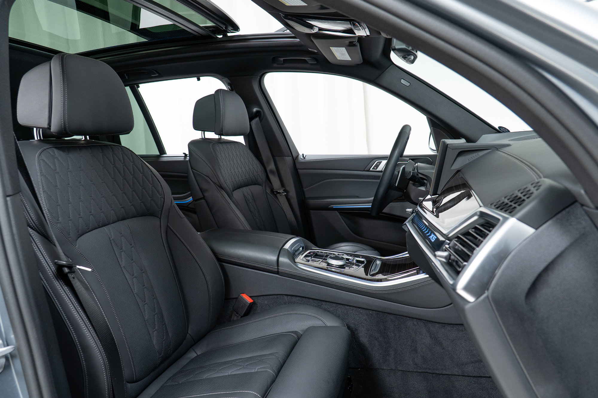 Used 2025 BMW X5 xDrive50e w/ Executive Package image 22