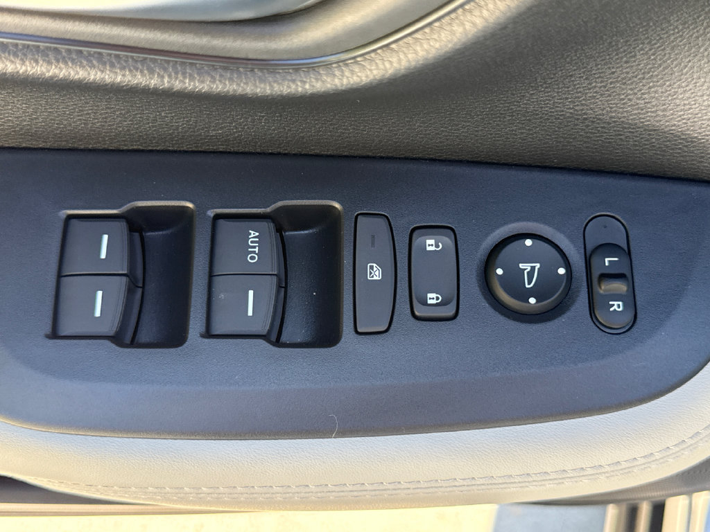 Certified 2027 Honda HR-V LX image 15