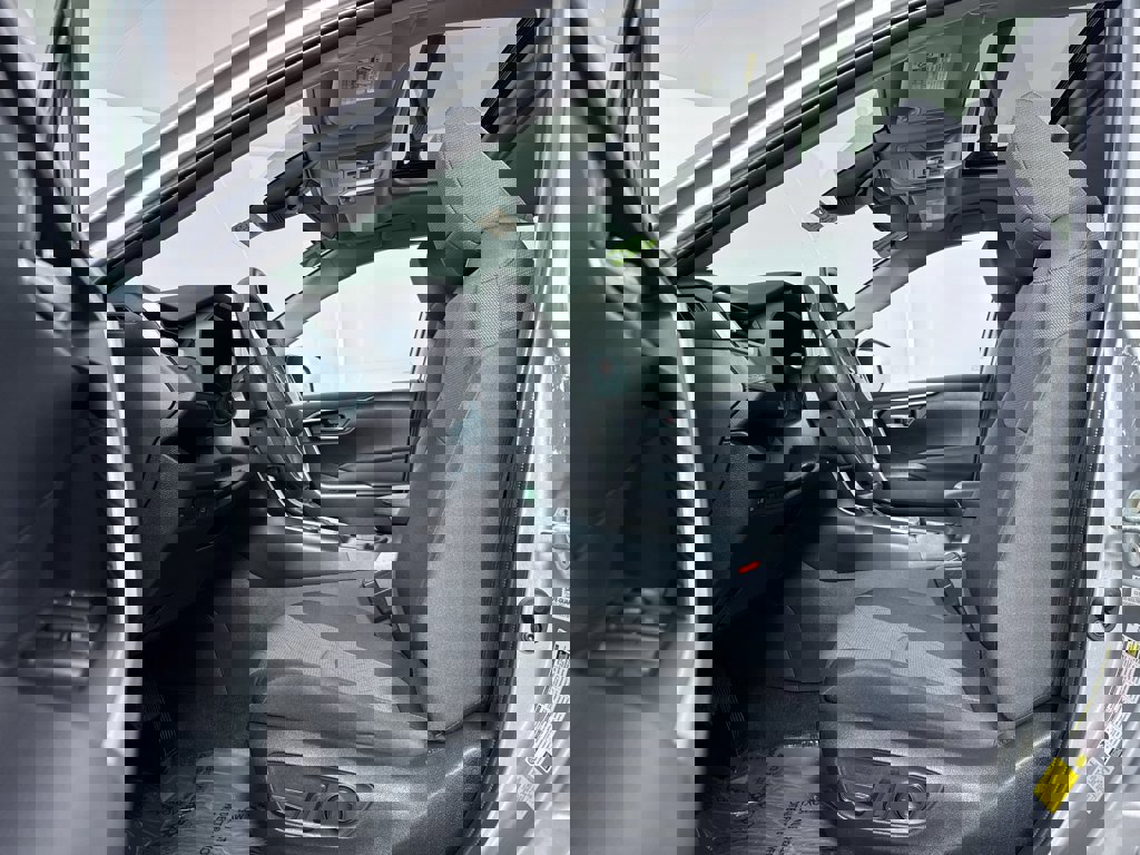 Used 2024 Toyota RAV4 XLE w/ Convenience Package image 4