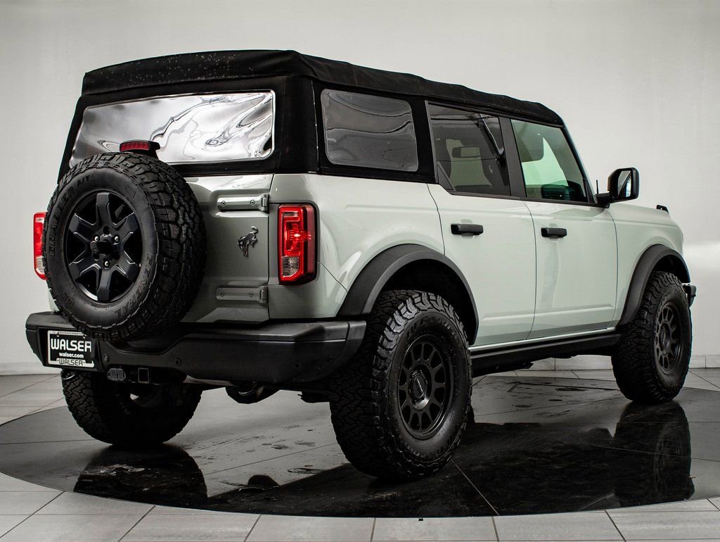 Used 2021 Ford Bronco Black Diamond image 11