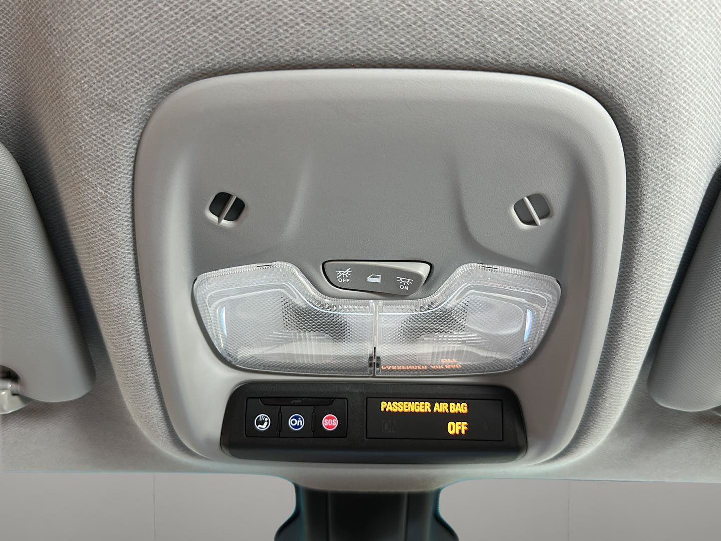 Used 2017 Chevrolet Bolt LT FWD image 29