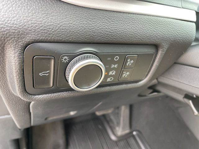 Used 2023 Ford Explorer XLT image 25