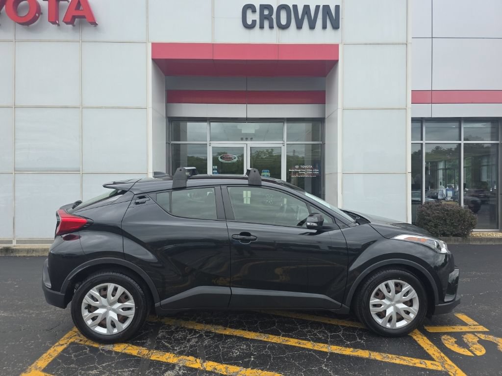Used 2019 Toyota C-HR LE FWD image 2