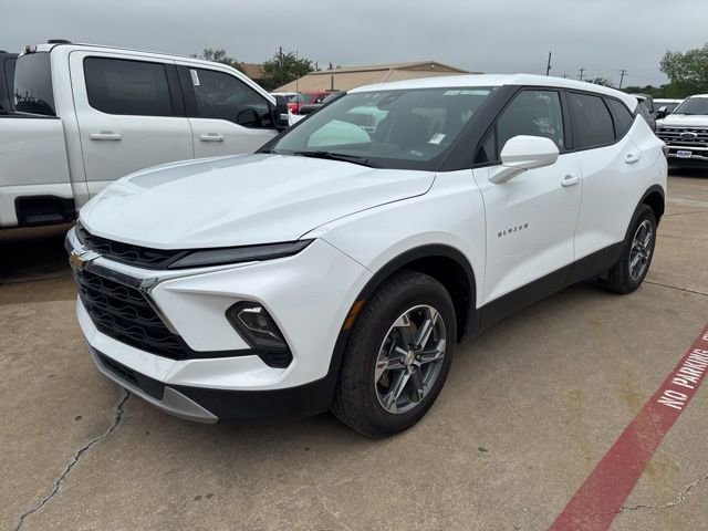 Used 2025 Chevrolet Blazer LT AWD/4WD image 1