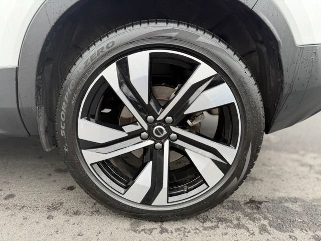 Used 2024 Volvo XC40 B5 Plus w/ Climate Package AWD/4WD image 30