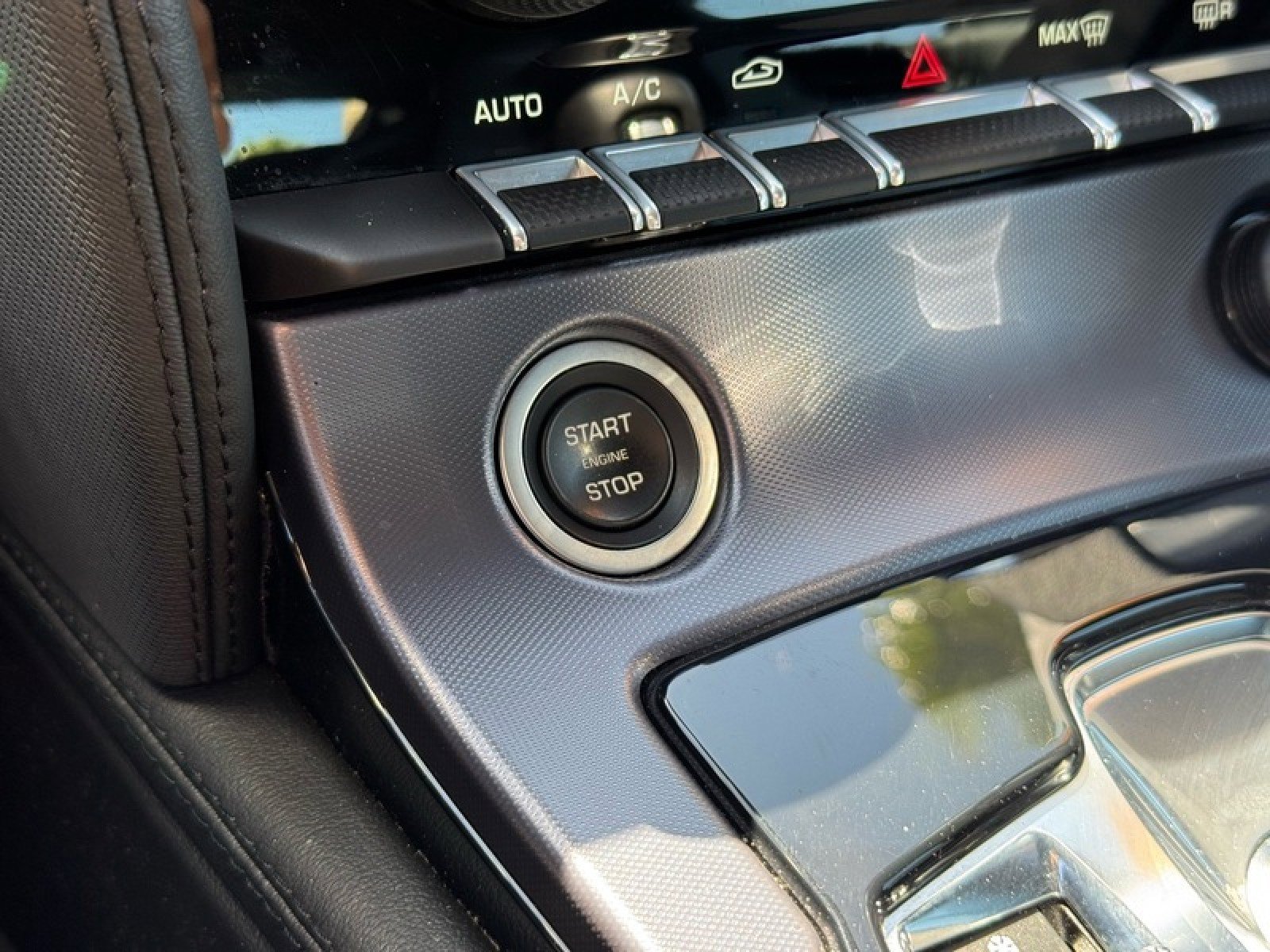 Used 2020 Jaguar F-TYPE Checkered Flag image 33