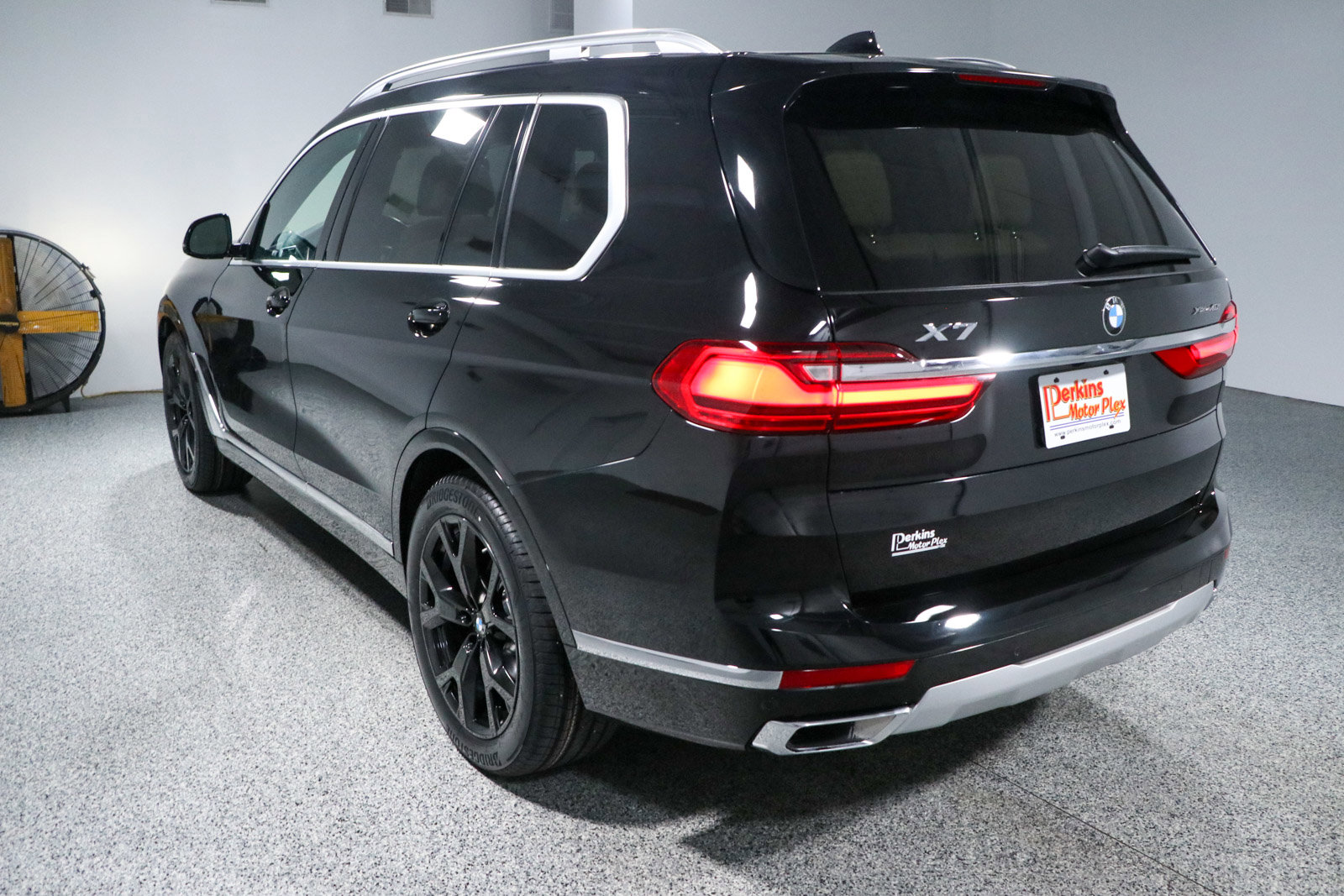 Used 2022 BMW X7 xDrive40i w/ Cold Weather Package image 9