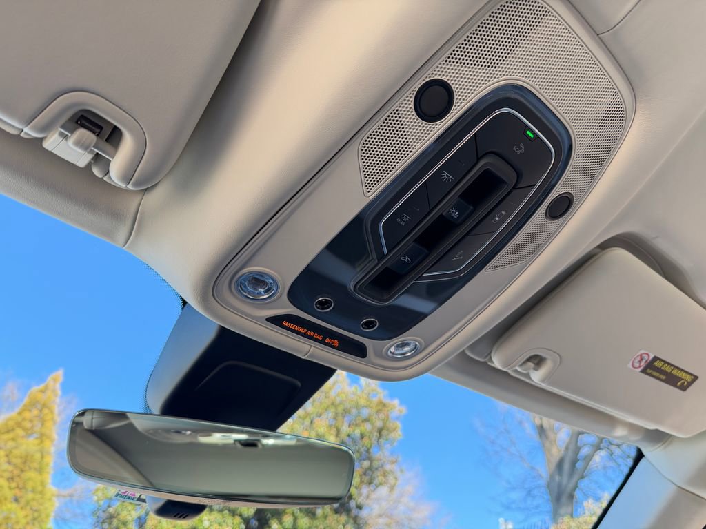 Certified 2023 Bentley Bentayga Extended Wheelbase image 34