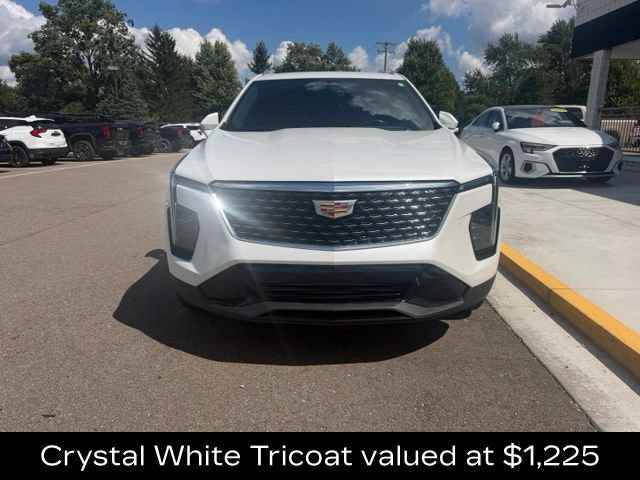 Used 2024 Cadillac XT4 Premium Luxury AWD/4WD image 3