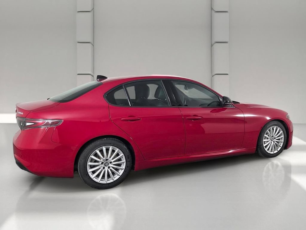 Used 2024 Alfa Romeo Giulia Sprint RWD image 4