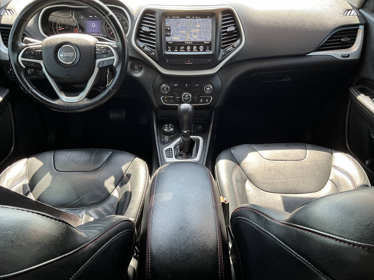 Used 2014 Jeep Cherokee Trailhawk w/ Comfort/Convenience Group AWD/4WD image 14