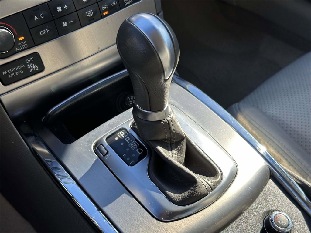 Used 2013 INFINITI G37 Journey w/ Premium Pkg image 6