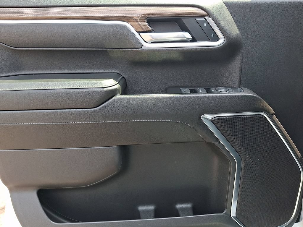 Certified 2025 Chevrolet Silverado 1500 LT AWD/4WD image 16