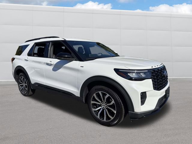 Used 2025 Ford Explorer ST-Line image 12