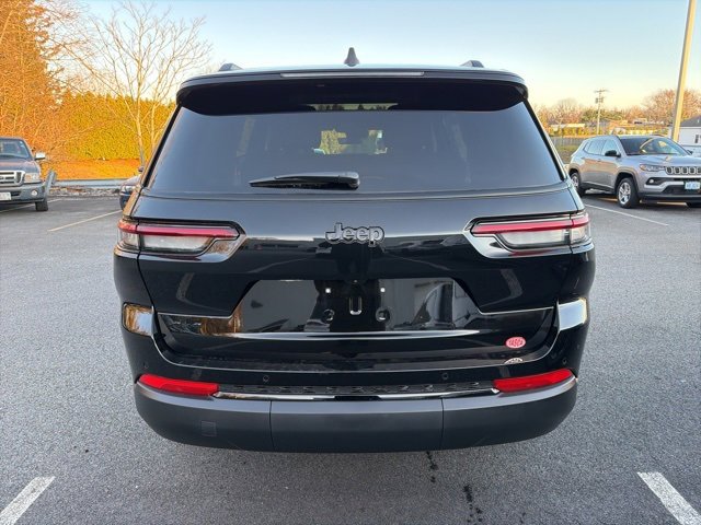 New 2025 Jeep Grand Cherokee L Limited image 4